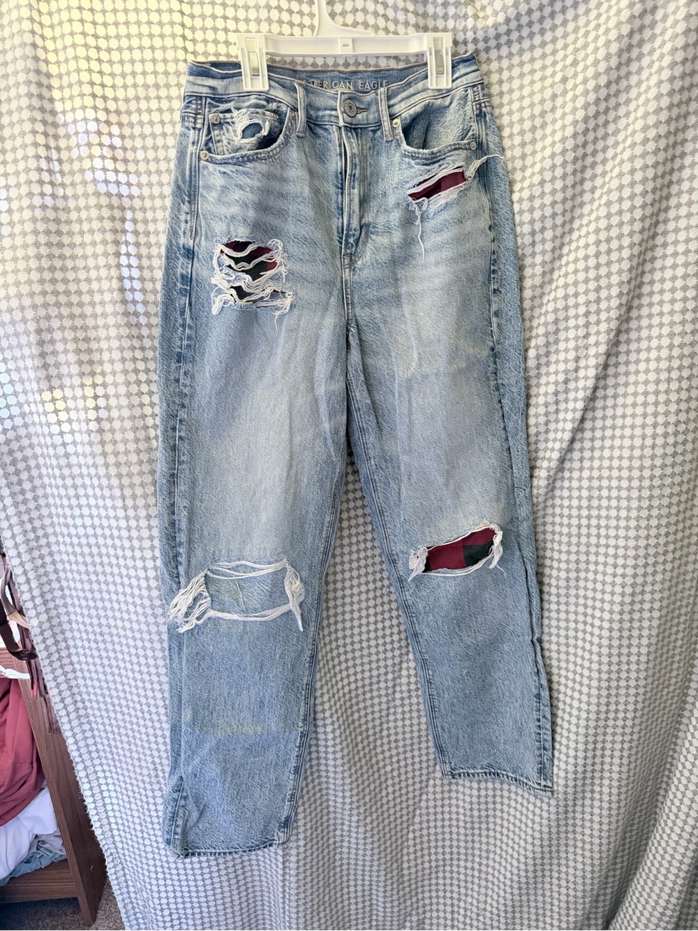 American Eagle Outfitters Light Wash Distressed Women's Jeans - Light Blue
